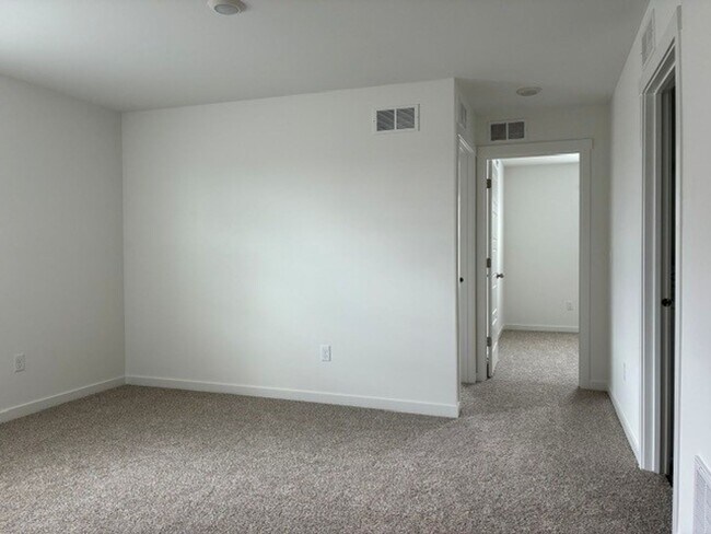 Building Photo - Brand New 3 Bedroom - 2.5 Bath Condo in Union Grove