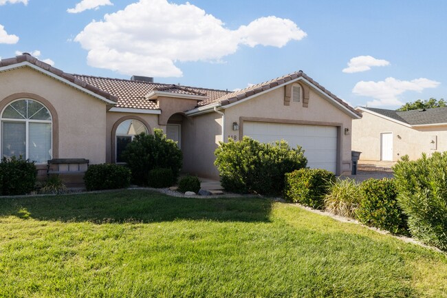 Building Photo - Cute 3 Bedroom 2 Bathroom Home