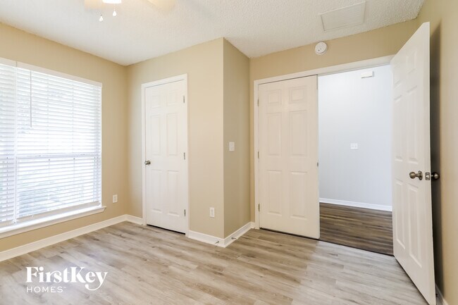 Building Photo - 2632 Creekfront Dr