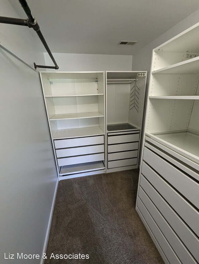 Building Photo - 3 br, 2.5 bath House - 3417 Indian Path