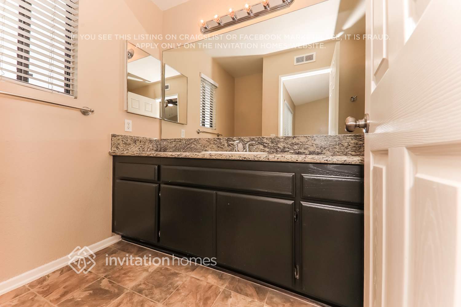 Building Photo - 25983 Whispering Wind Ct