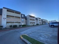 Building Photo - 8431 Hearth Dr