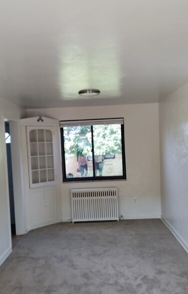 Building Photo - 472 Hoodridge Dr