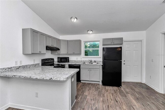 Building Photo - 5936 NW 56th Pl