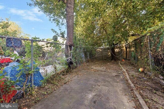 Building Photo - 3422 Helen St