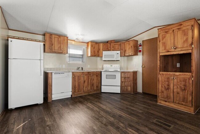 Building Photo - 5040 St Kitts Calle St