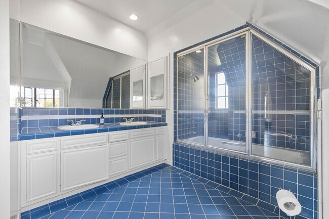 Building Photo - 263 San Miguel Rd