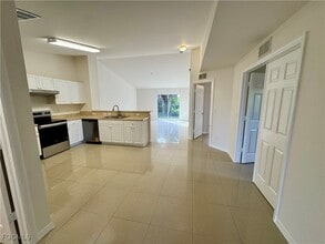 Building Photo - 10743 Robinson St