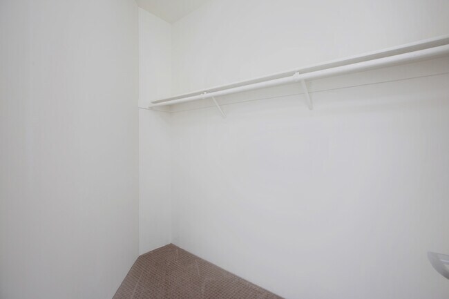 Building Photo - Spacious 2 Bedroom 2 Bathroom at M2i in Do...