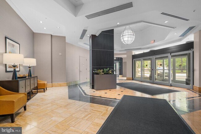 Building Photo - 3101 N Hampton Dr