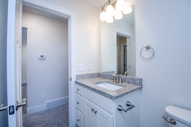 Building Photo - 9250 Brook Hollow Ln