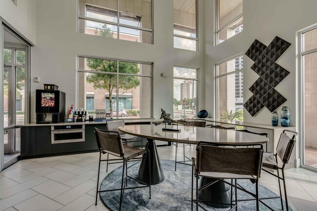 Building Photo - 5005 Galleria Dr