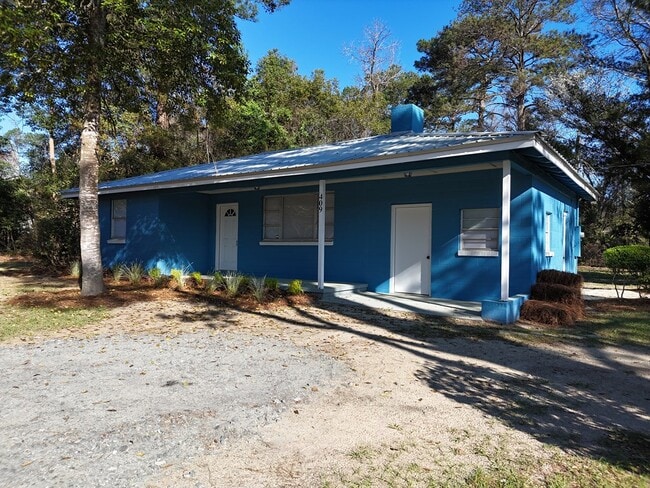 Building Photo - 409 Augusta Ave