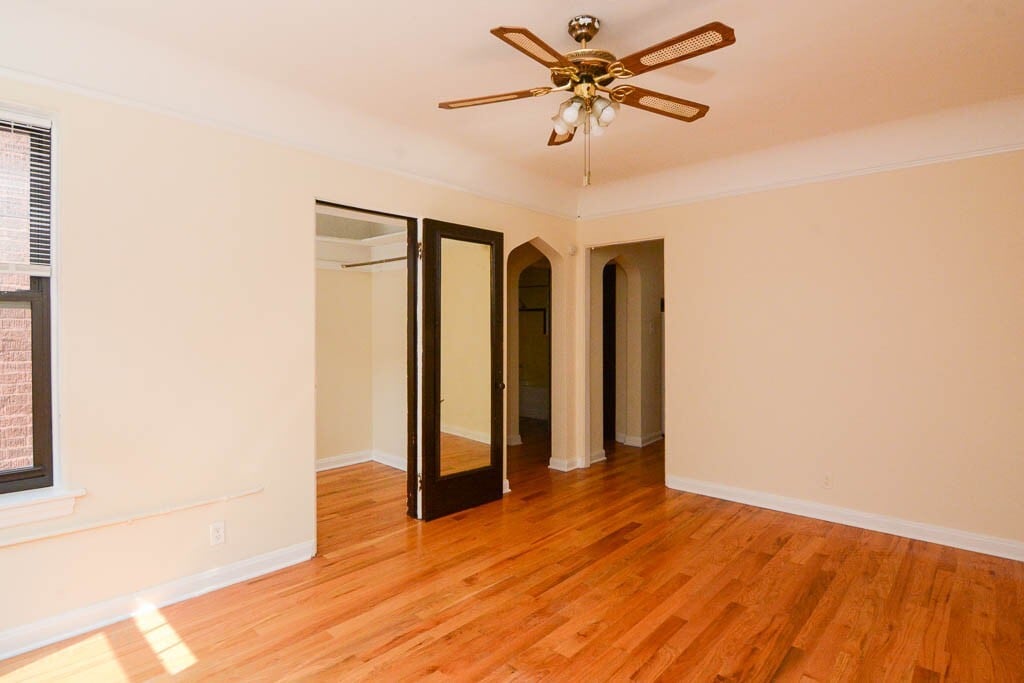 Building Photo - 4422 N Wolcott Ave