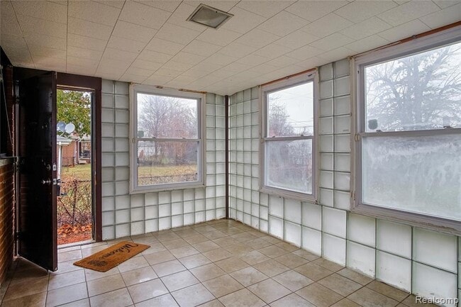 Building Photo - 22170 Harding St