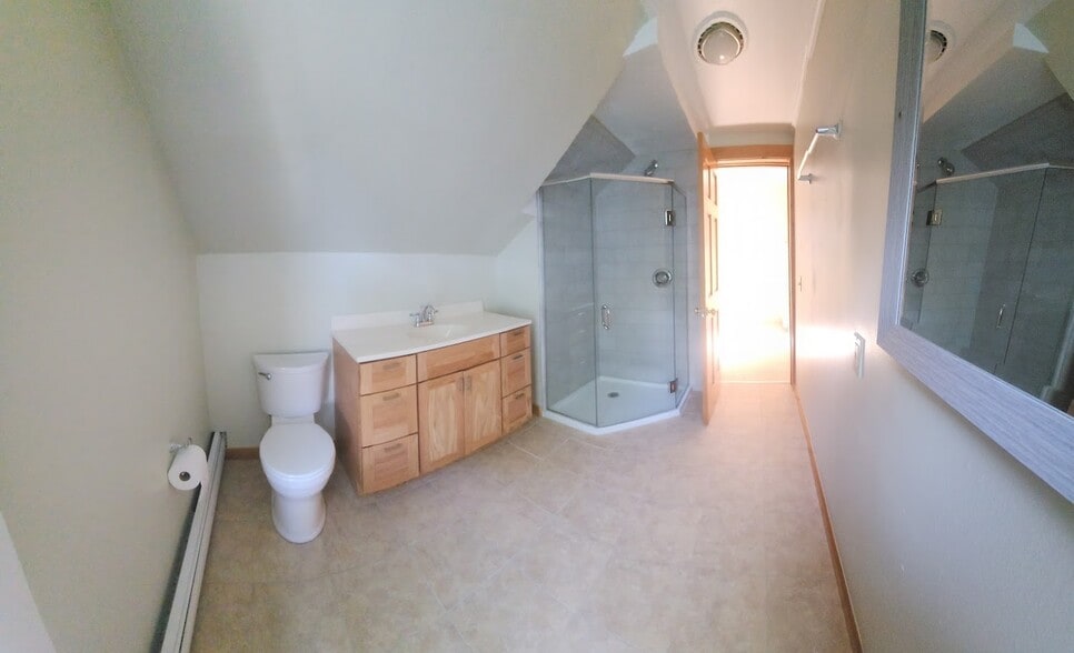 Building Photo - 21 Loomis St