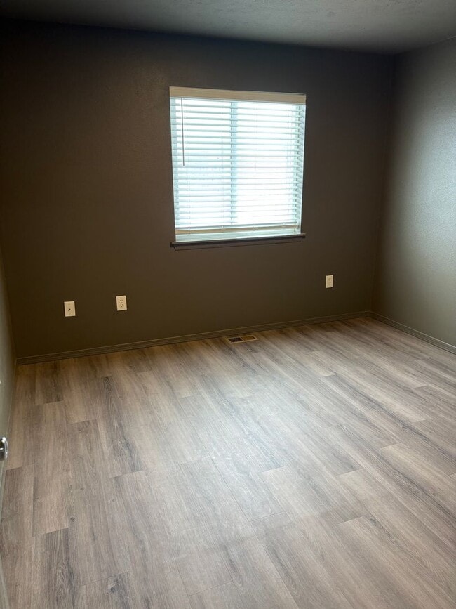 Building Photo - Stunning Fully Renovated 3BR in Spokane Valley