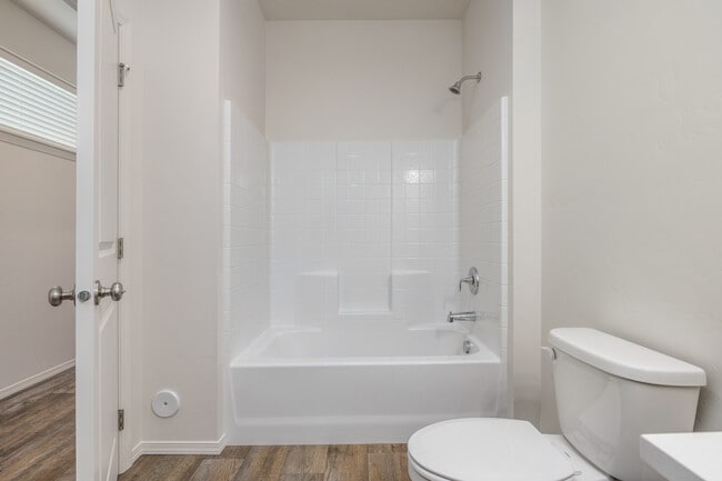 Building Photo - 1889 N W Enterprise St