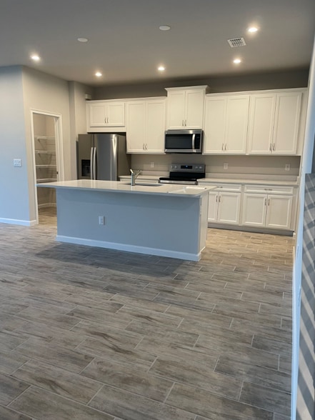 Building Photo - 2395 Arbor Wind Dr