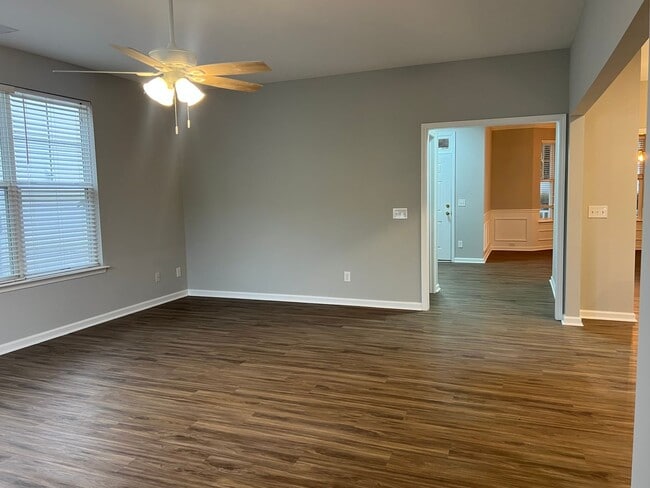 Building Photo - Lovely Bluffton Park House