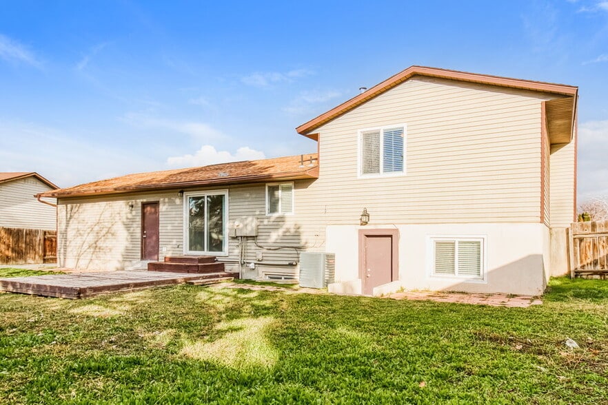 Building Photo - 3988 Burningham Dr