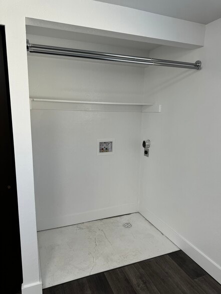 Building Photo - 78 W 990 S