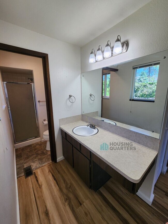 Building Photo - Single family home with large back yard!
