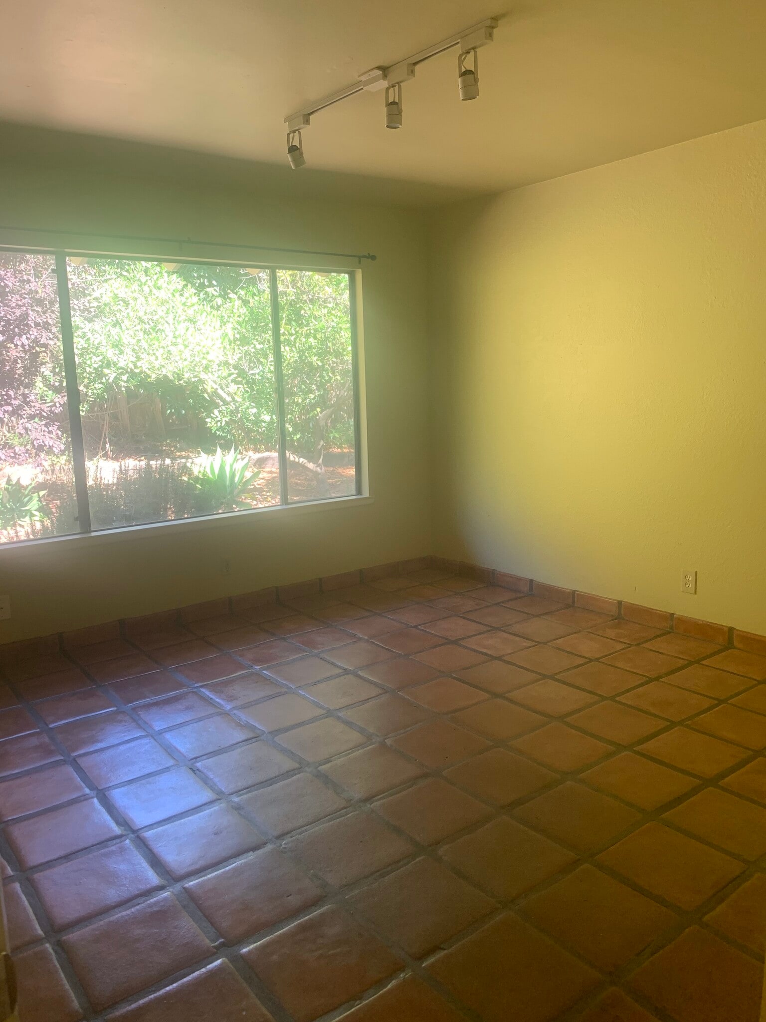 Building Photo - 30 Saint Francis Way