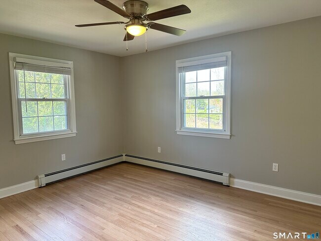 Building Photo - 65 Gate Ridge Rd