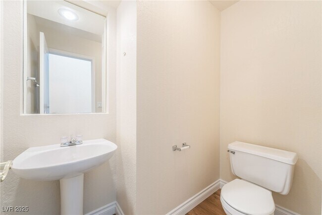 Building Photo - 8250 Fox Tail Way