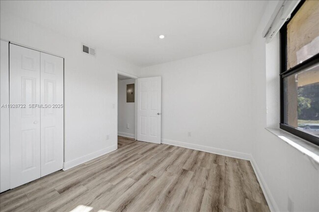 Building Photo - 6530 W 27th Ave