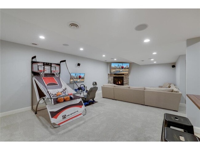 Building Photo - 645 Ramsey Cir