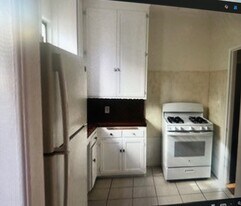 Building Photo - 1836 W 73rd St