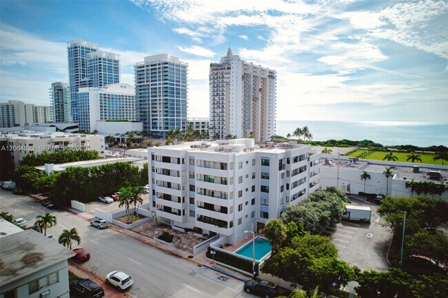 Building Photo - 6725 Harding Ave