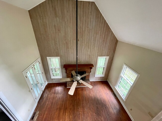 Building Photo - 107 Herbert St