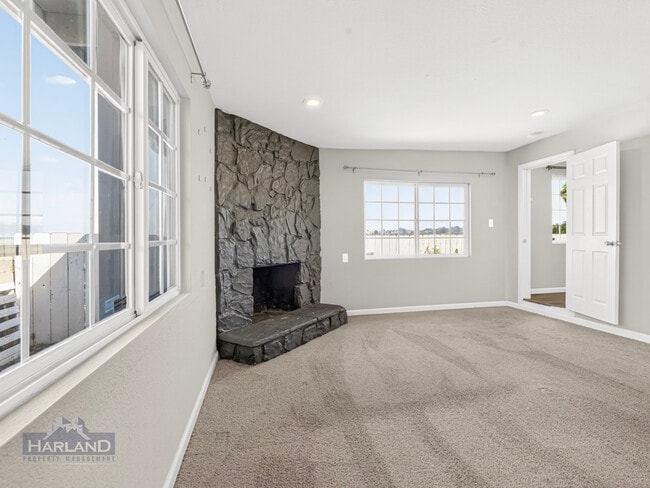 Building Photo - 5580 Dream St