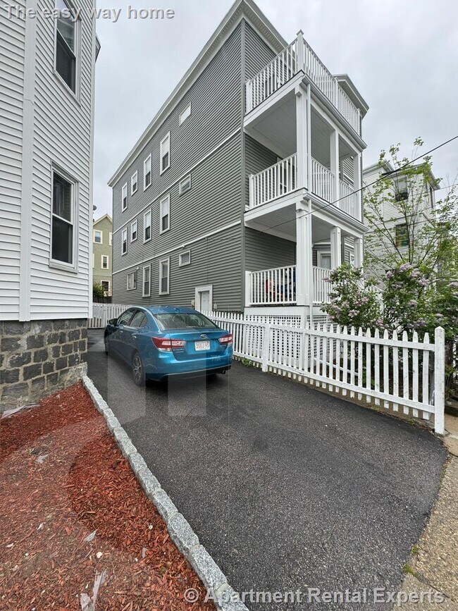 Building Photo - 29-31 Belknap St Unit #1