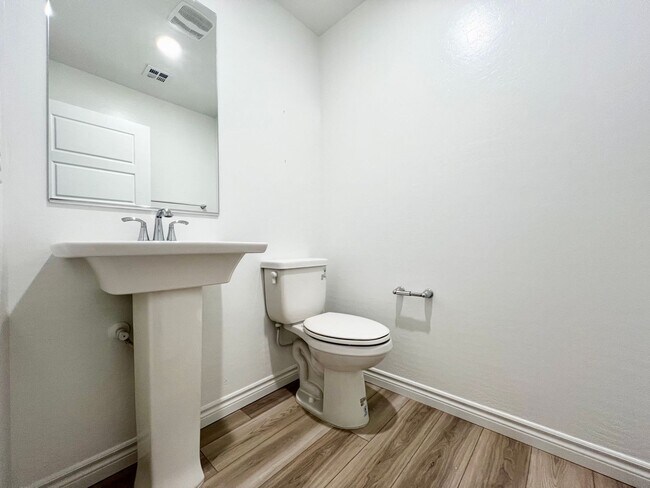 Building Photo - 10773 Briset Ct
