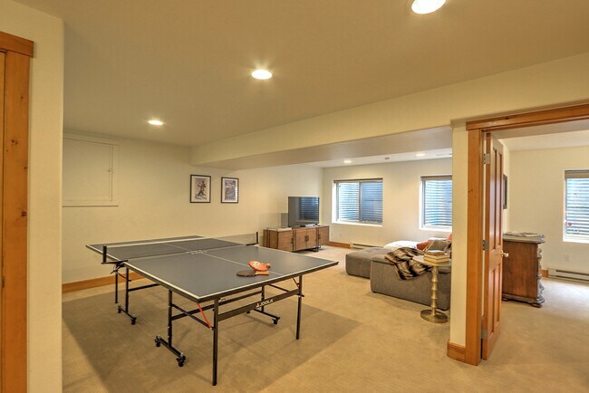 Building Photo - 408 Settlement Ln