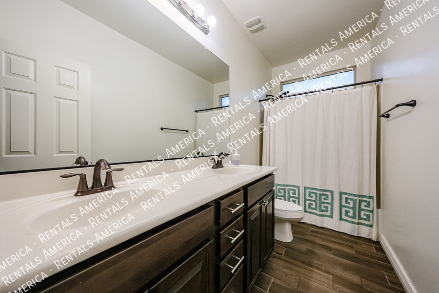 Building Photo - 2616 W Perola Dr