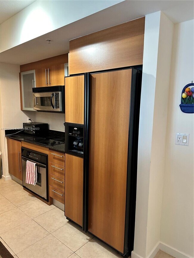 Building Photo - 325 S Biscayne Blvd