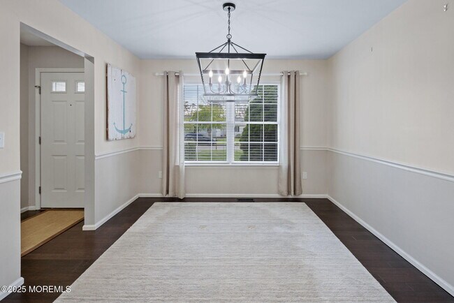 Building Photo - 148 Mizzen Ave