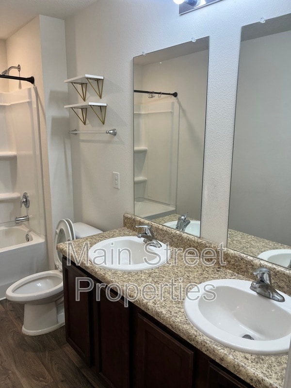 Building Photo - 5862 Blackhorse Cir