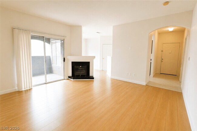 Building Photo - 5525 W Flamingo Rd