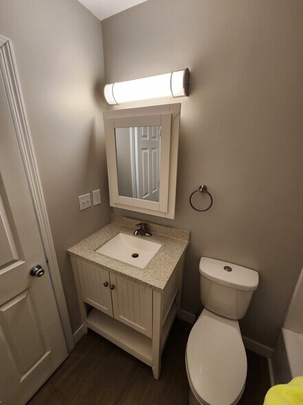 Building Photo - 410 McKinley St