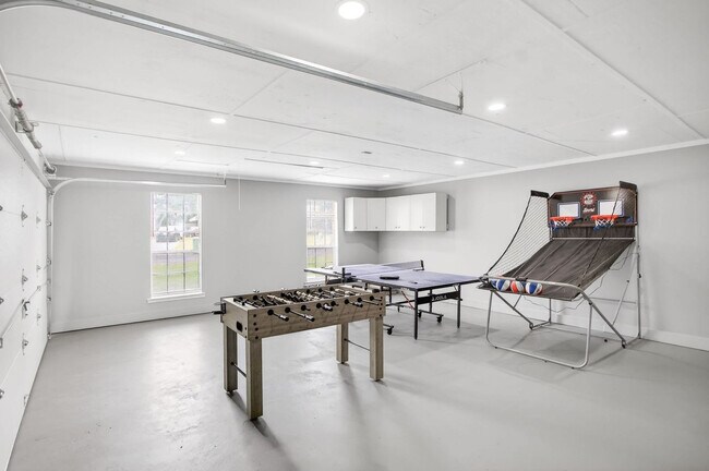 Building Photo - 2420 Haddington Rd