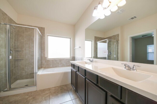 Building Photo - 14002 Madrigal Ln