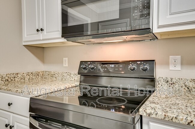 Building Photo - 4866 Orchard Hill Dr