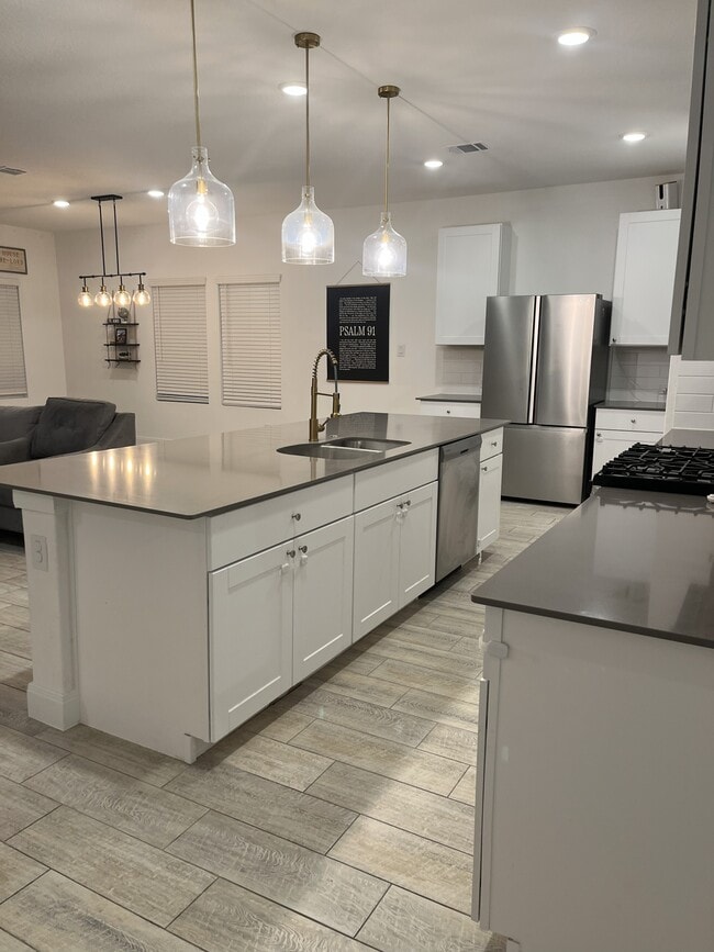 Kitchen 5 of 8 - 6615 Morgan Path