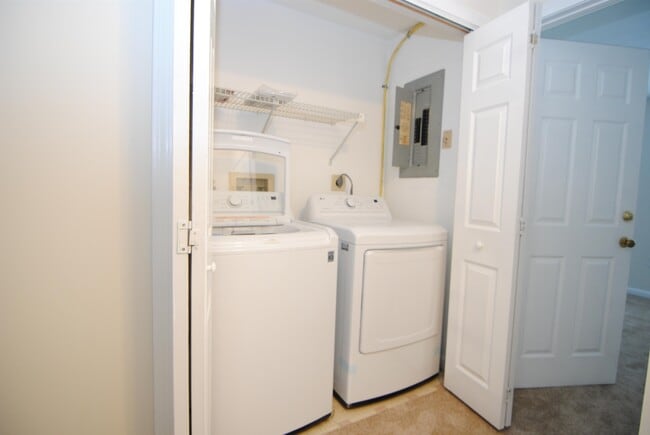 Building Photo - 18 Cadogan Way